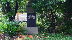 Das Grab von Hermann Liebmann auf dem Sellerhausener Friedhof. Foto: Rolf Streicher.