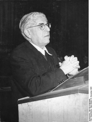 Ernst Bloch auf Begegnung der Geistesschaffenden, Berlin 1954. (3)