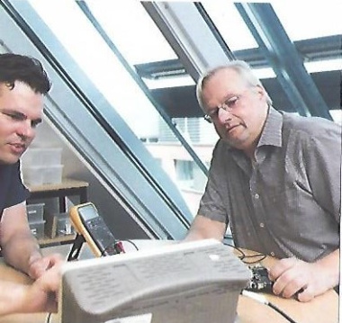 Jörn Hoffmann (links) und Prof. Dr. Bogdan forschen gemeinsam im Projekt "EXPLOIDS". Foto: Christian Hüller.