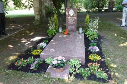 Das zum 300. Geburtstag neugestaltete und geweihte Grab auf dem Südfriedhof Leipzig. Foto: Archiv U. u. H. Drechsel.