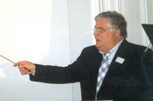 Dr. Wolfgang Eisenberg, Präsident der Arnold Sommerfeld-Geselschaft, beim Vortrag.(1)