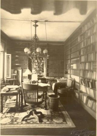 Die Bibliothek - historische Aufnahme