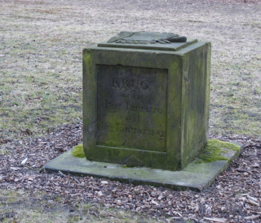 Grabstein Traugott Krug auf dem Alten Johannisfriedhof.